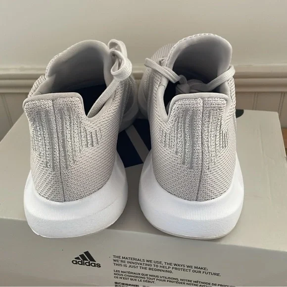 Adidas Swift Run 1.0 US 6 - Picture 4 of 8